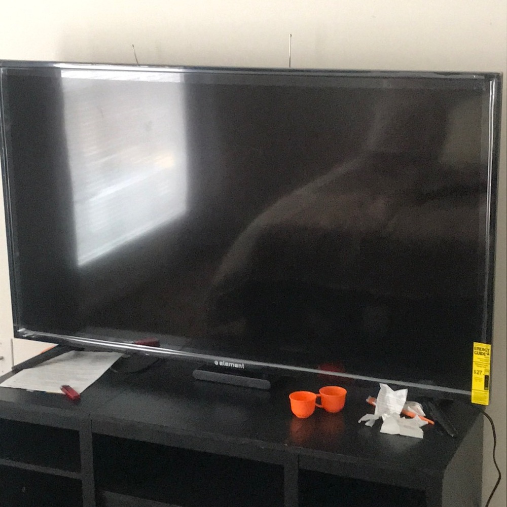 50”  Element Flat Screen Tv Brand New 350